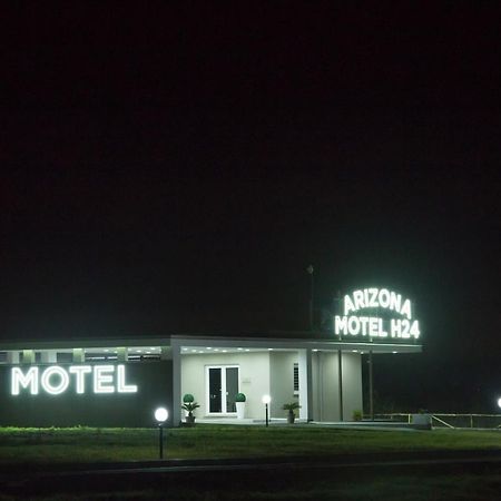 Arizona Motel Кастел Волтурно Екстериор снимка