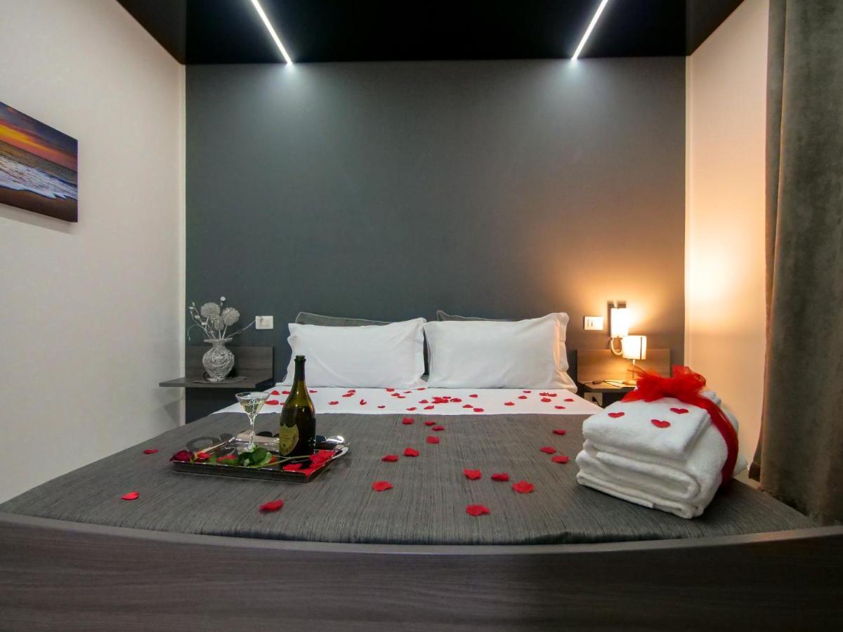 Arizona Motel Кастел Волтурно Екстериор снимка