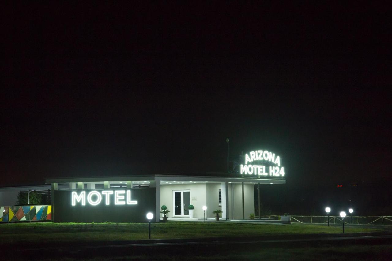 Arizona Motel Кастел Волтурно Екстериор снимка